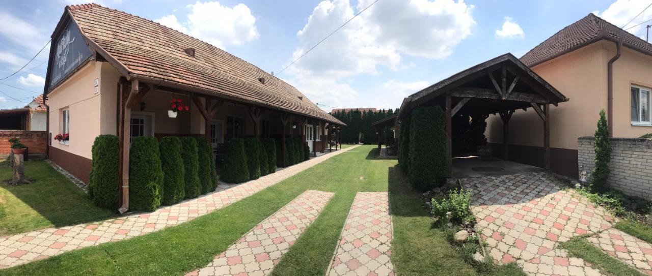 Apartman U Karla Velky Meder Exterior foto